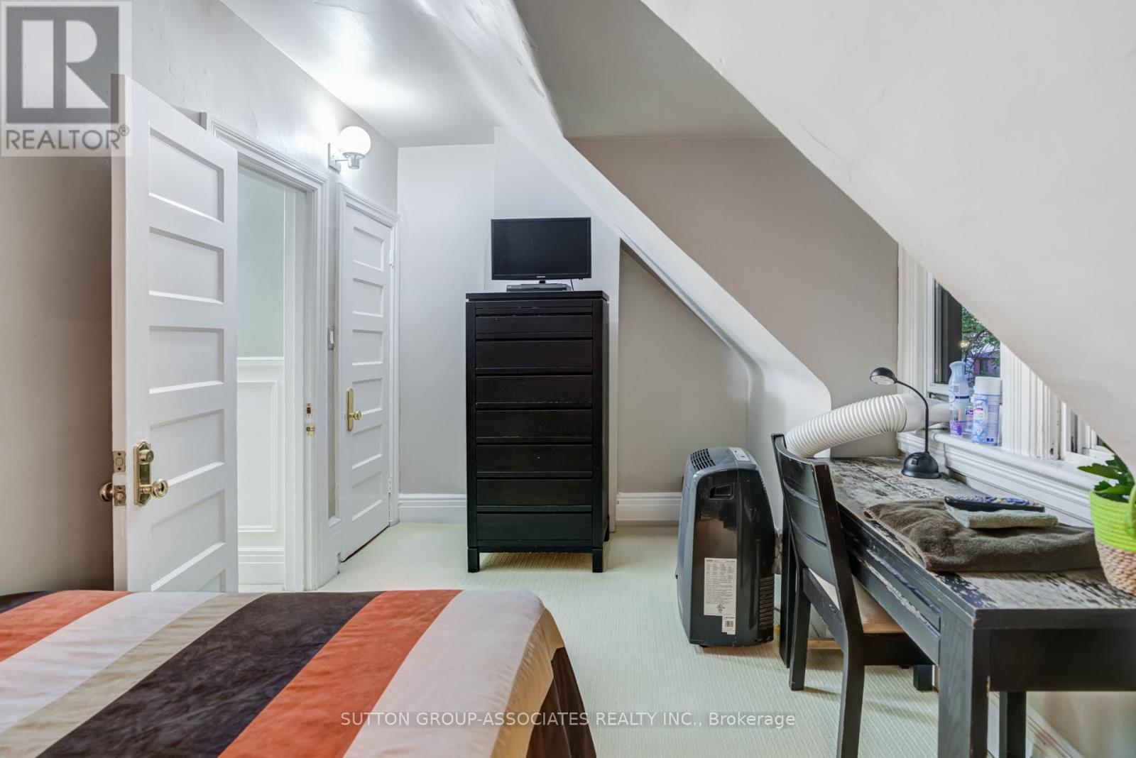 224 Lippincott Street, Toronto, Ontario  M5S 2P5 - Photo 39 - C12455309
