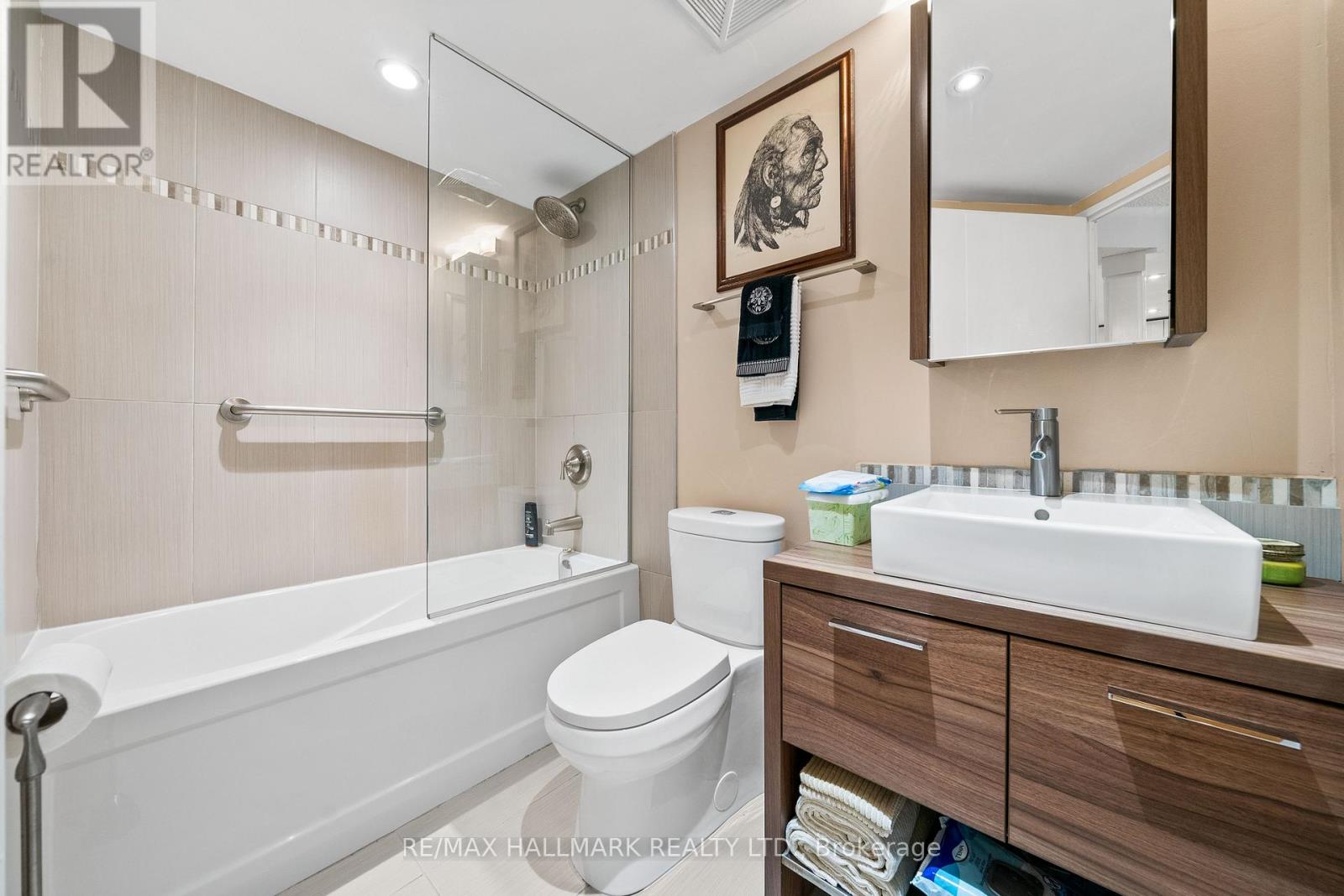 906 - 15 Maitland Place, Toronto, Ontario  M4Y 2X3 - Photo 14 - C12455314