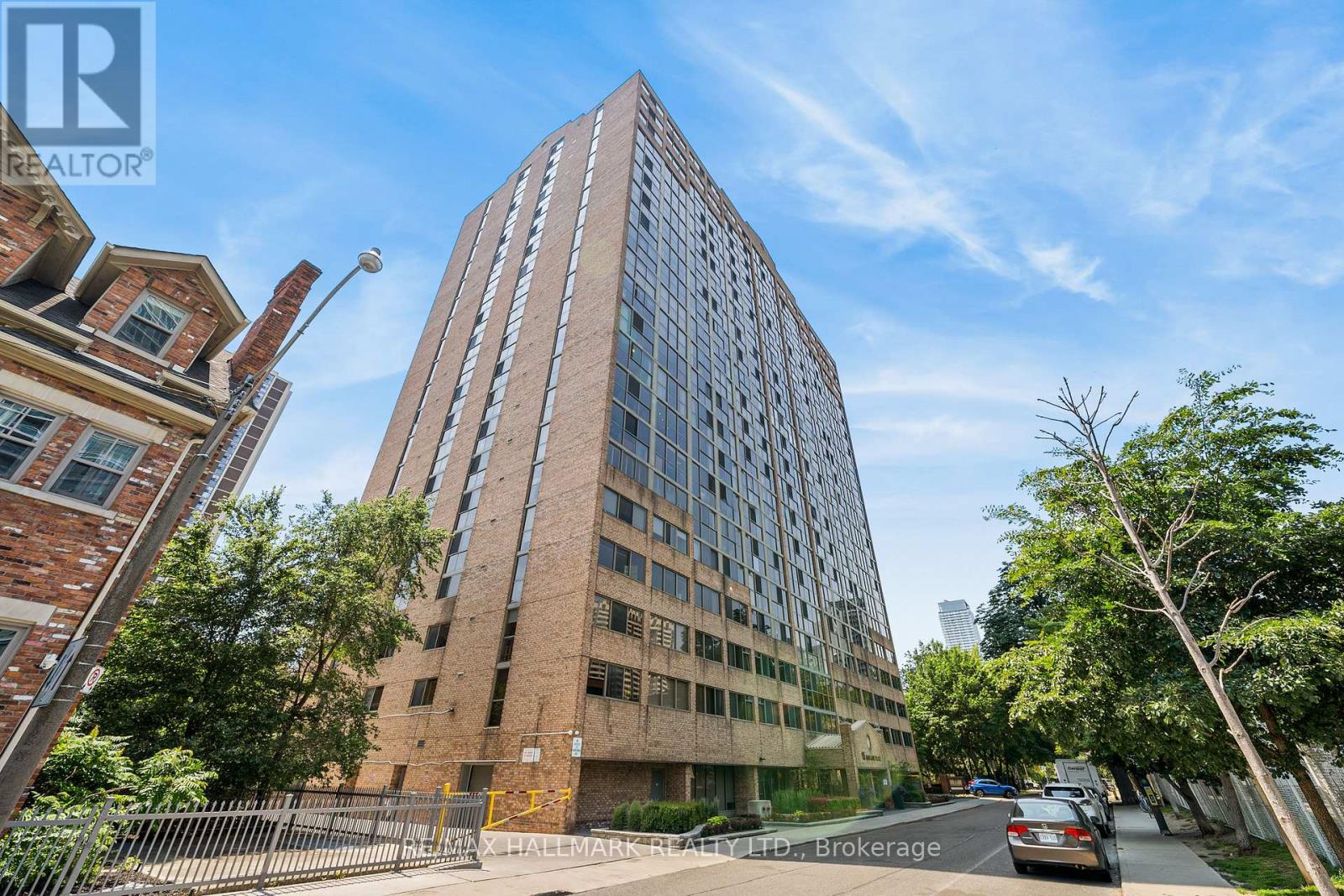 906 - 15 Maitland Place, Toronto, Ontario  M4Y 2X3 - Photo 2 - C12455314