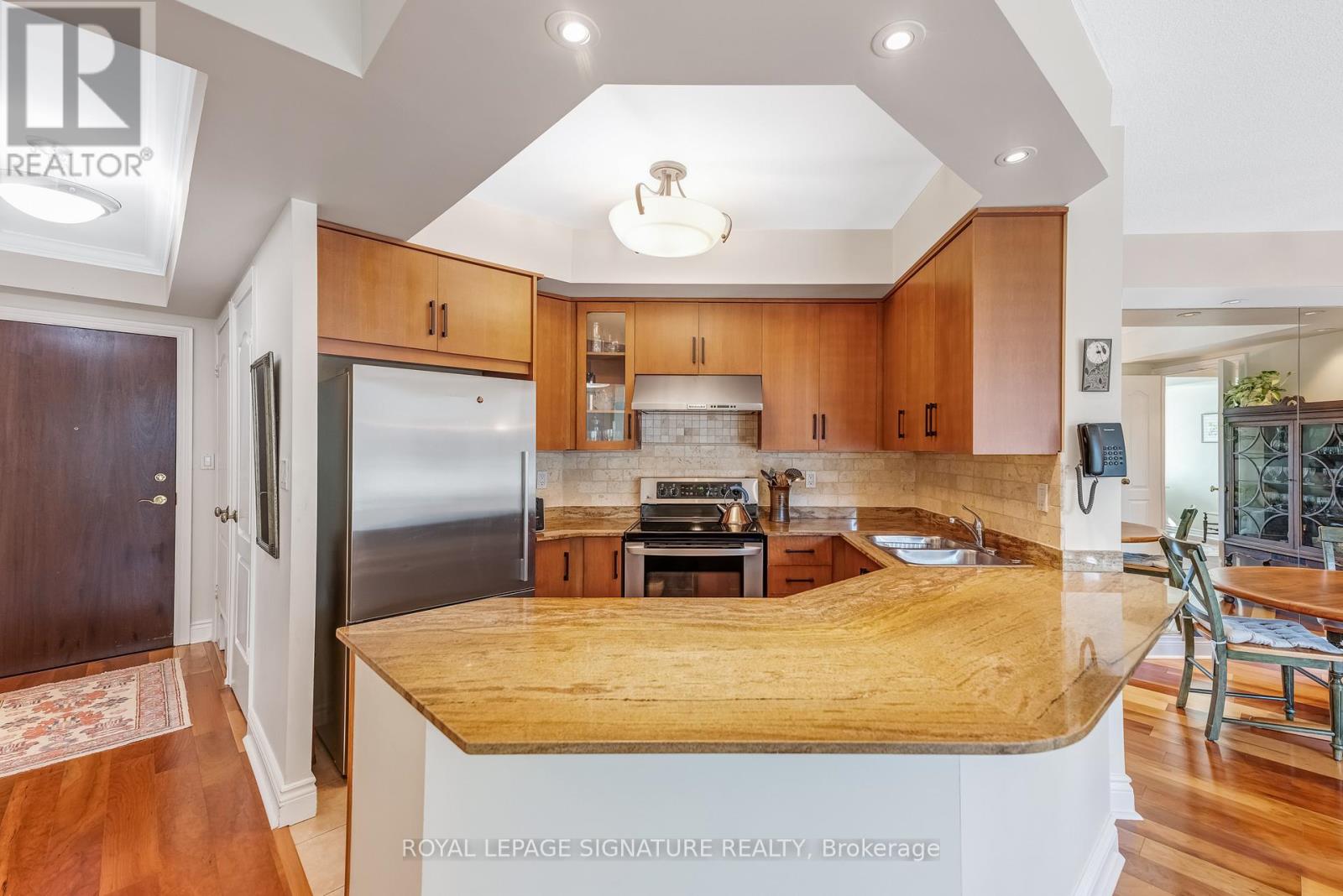 601 - 28 William Carson Crescent, Toronto, Ontario  M2P 2H1 - Photo 10 - C12455325