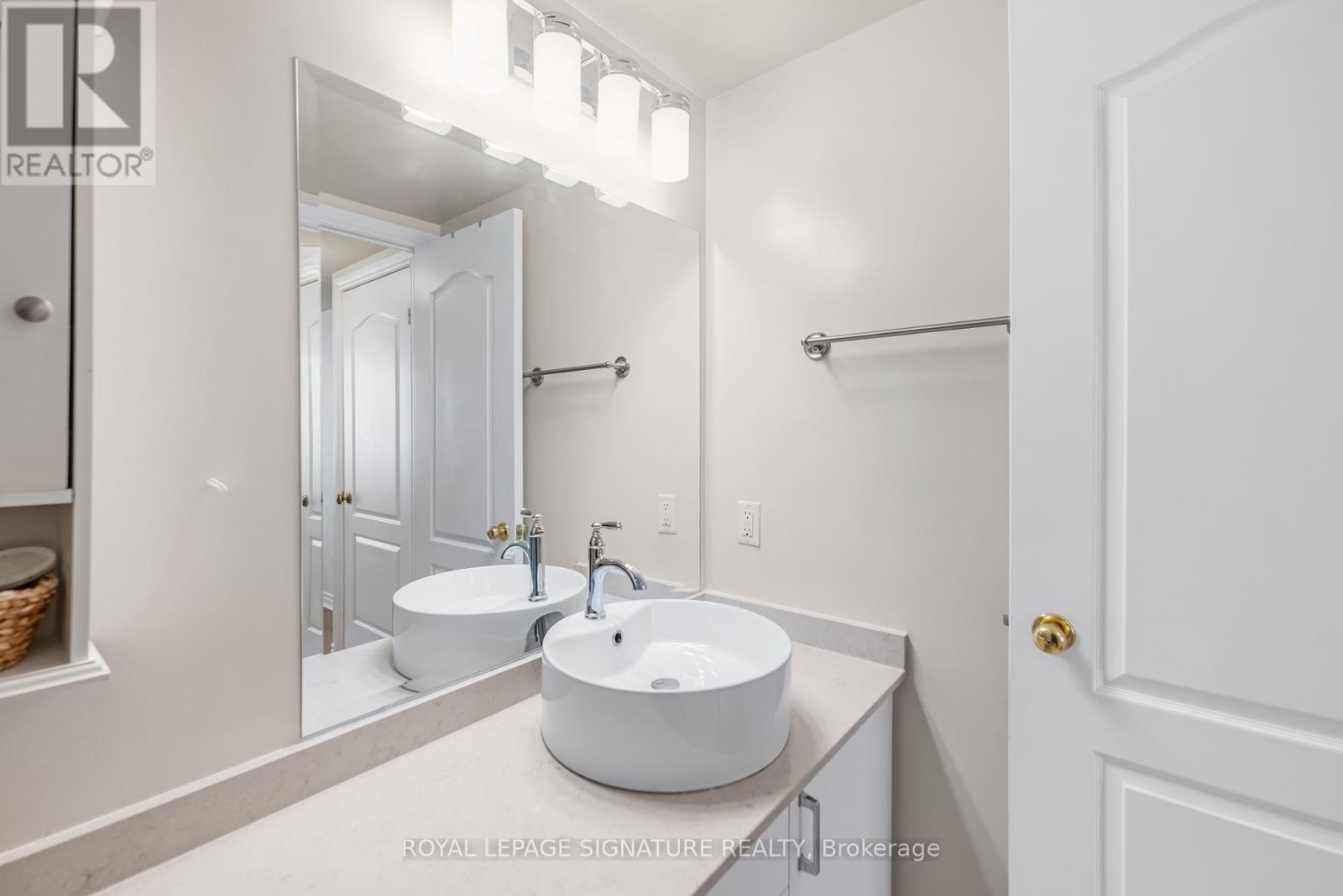 601 - 28 William Carson Crescent, Toronto, Ontario  M2P 2H1 - Photo 13 - C12455325