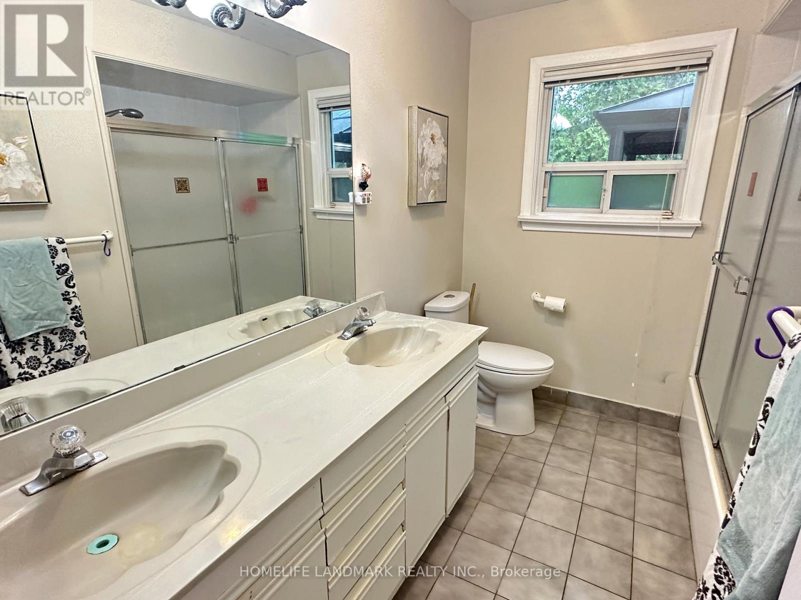 10 Blithfield Avenue, Toronto, Ontario  M2K 1Y1 - Photo 9 - C12455327