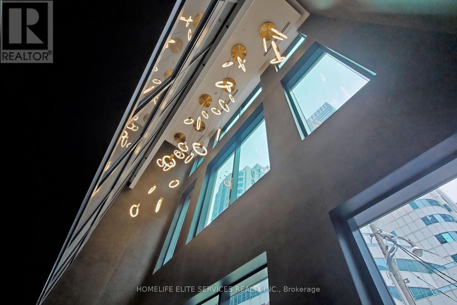 702 - 327 King Street W, Toronto, Ontario  M5V 0W7 - Photo 11 - C12455348