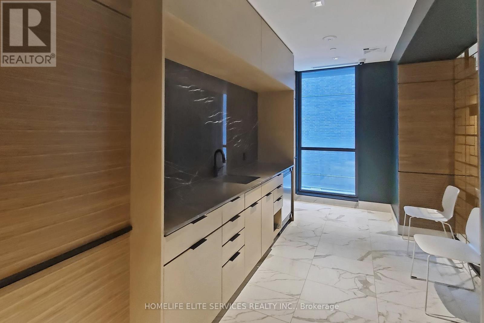 702 - 327 King Street W, Toronto, Ontario  M5V 0W7 - Photo 14 - C12455348