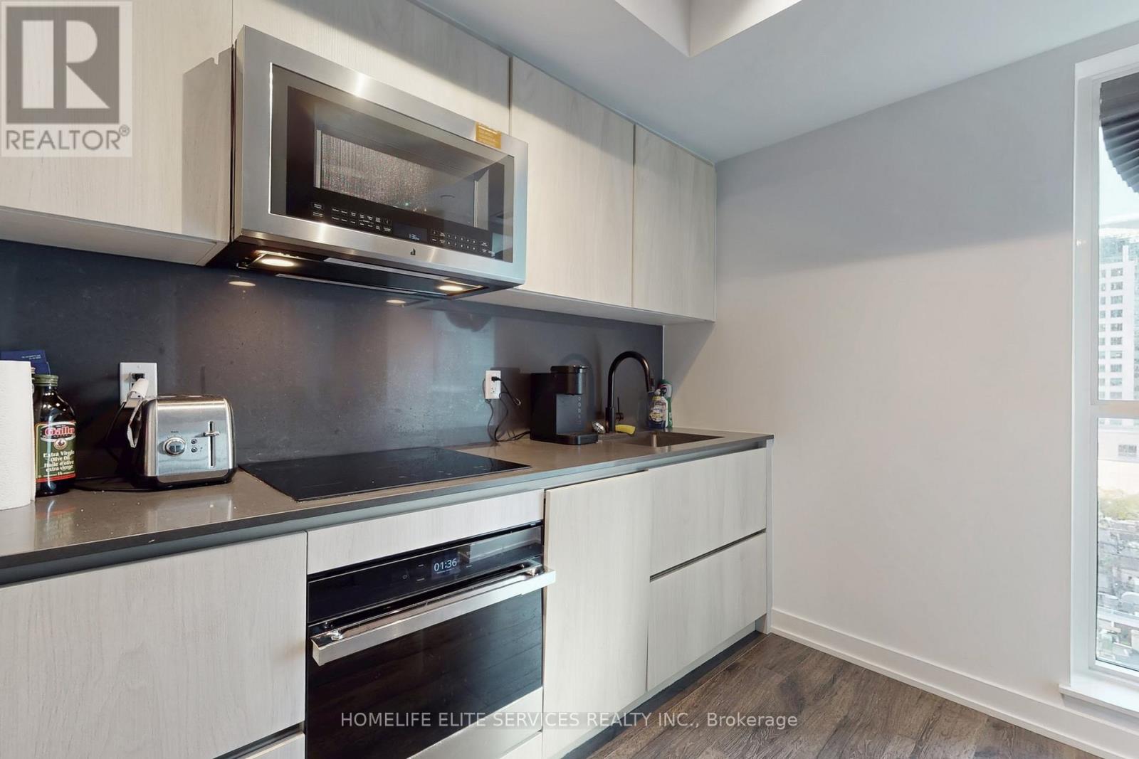 702 - 327 King Street W, Toronto, Ontario  M5V 0W7 - Photo 21 - C12455348