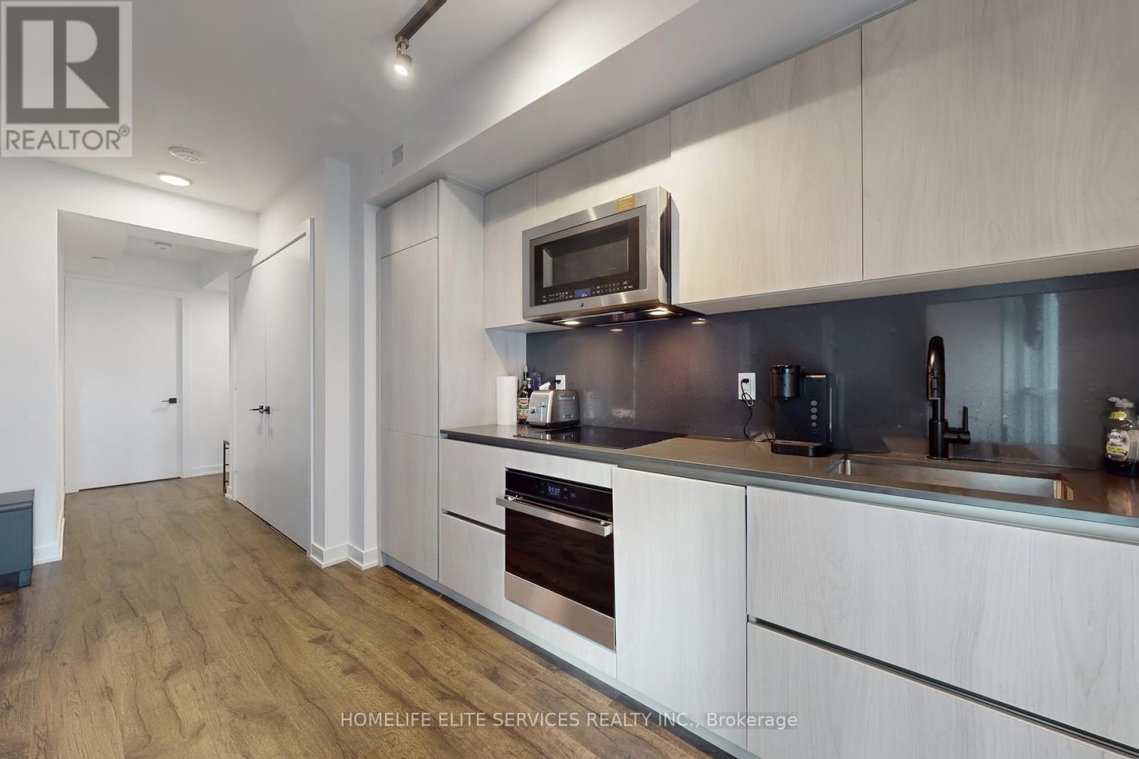 702 - 327 King Street W, Toronto, Ontario  M5V 0W7 - Photo 23 - C12455348