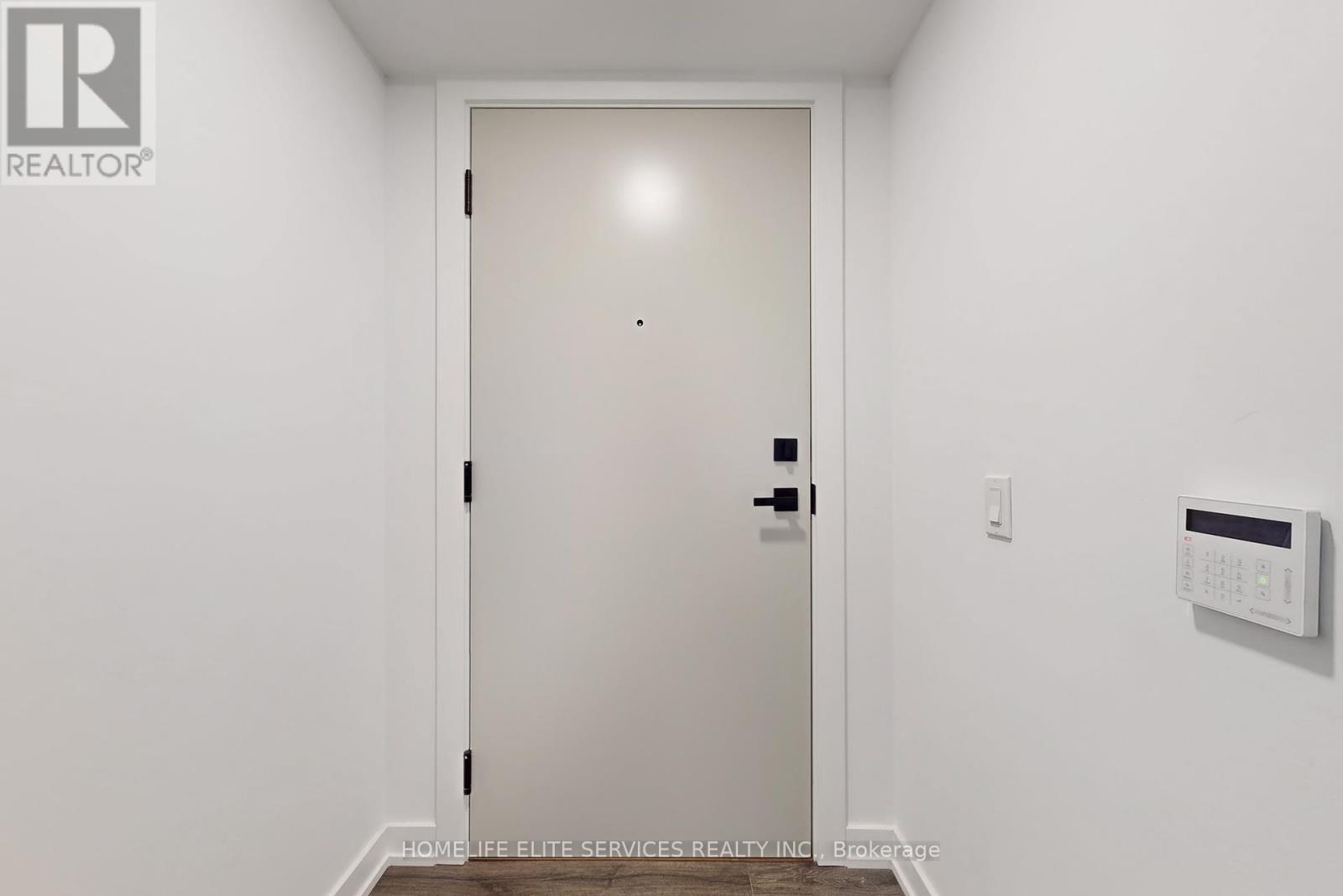 702 - 327 King Street W, Toronto, Ontario  M5V 0W7 - Photo 36 - C12455348