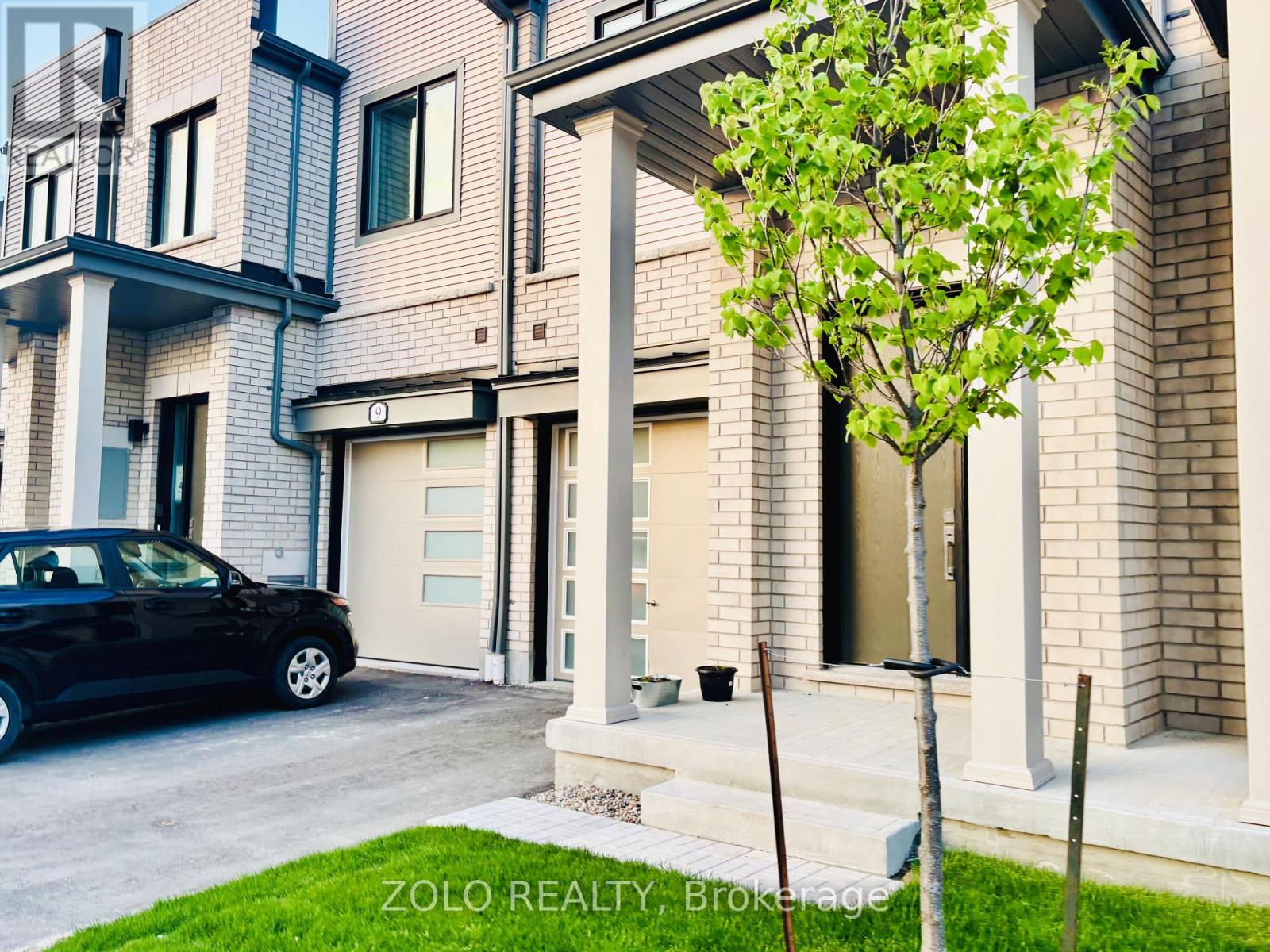 7 Sorbara Way, Whitby, Ontario  L1M 0M4 - Photo 4 - E12455358
