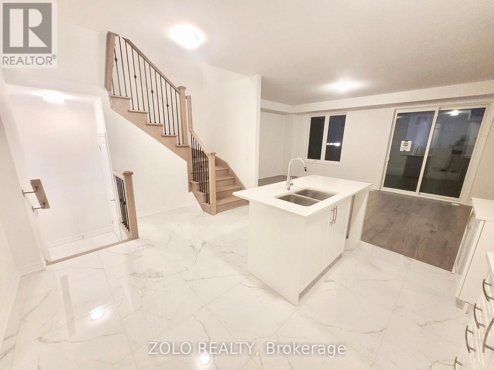 7 Sorbara Way, Whitby, Ontario  L1M 0M4 - Photo 9 - E12455358