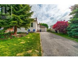 44 ARMITAGE DRIVE, Toronto, Ontario