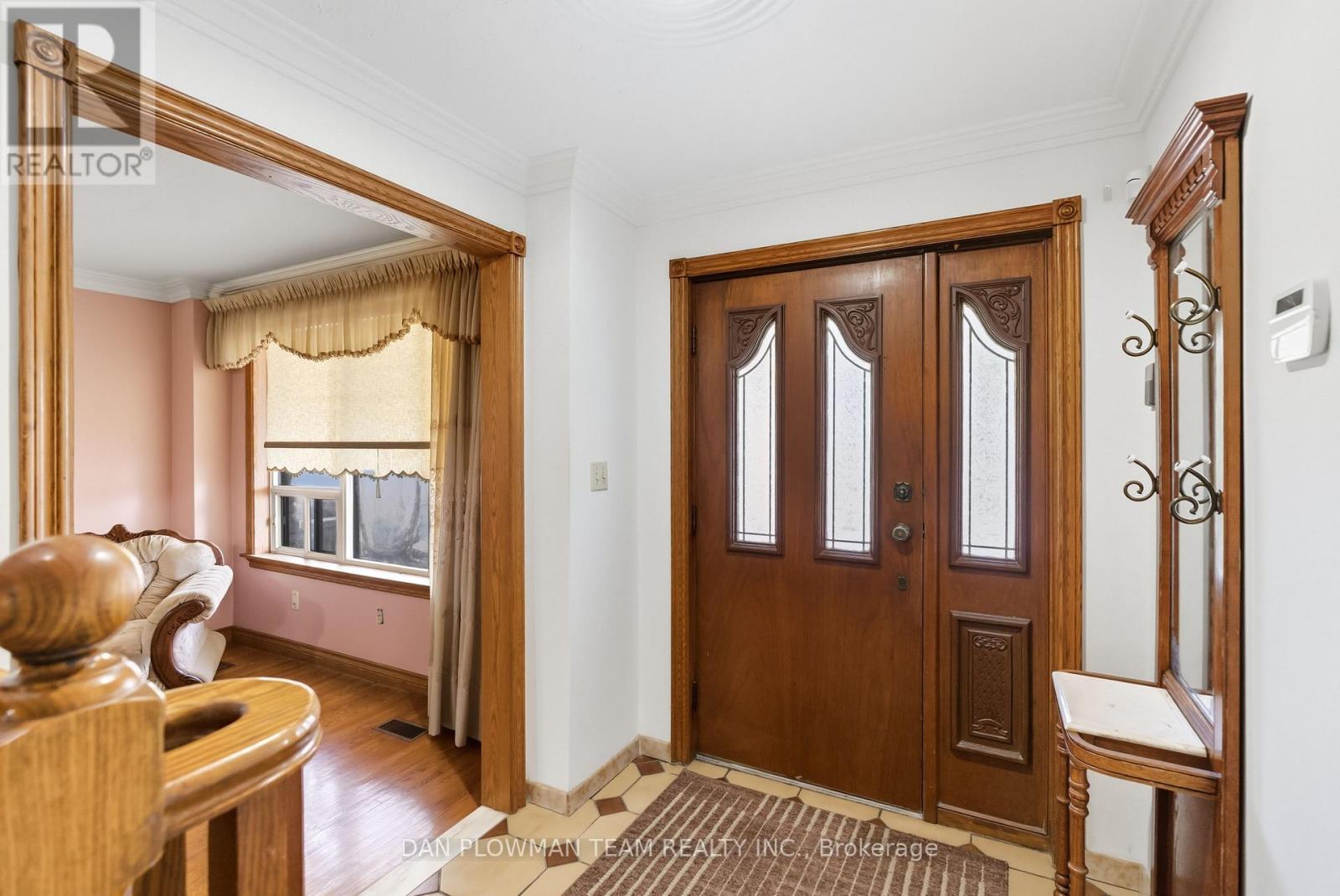 292 Gibbons Street, Oshawa, Ontario  L1J 4Y8 - Photo 6 - E12455361