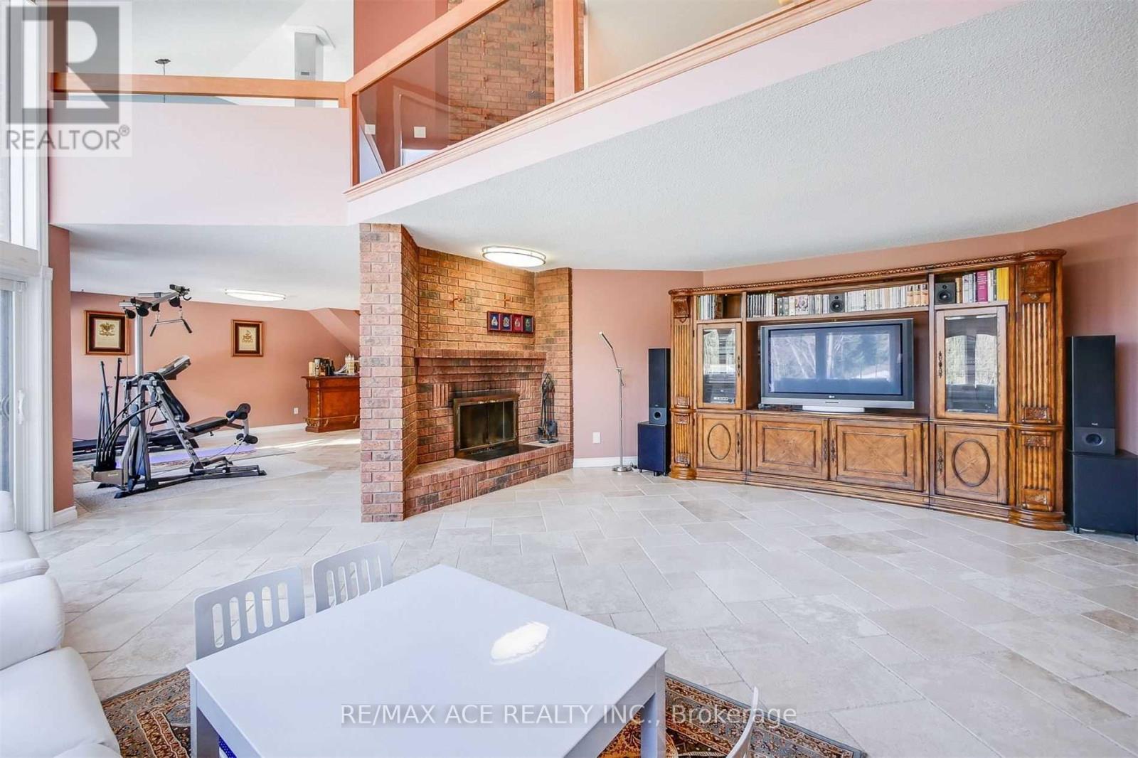 5 Island Court, Whitchurch-Stouffville, Ontario  L4A 3L5 - Photo 11 - N12455272