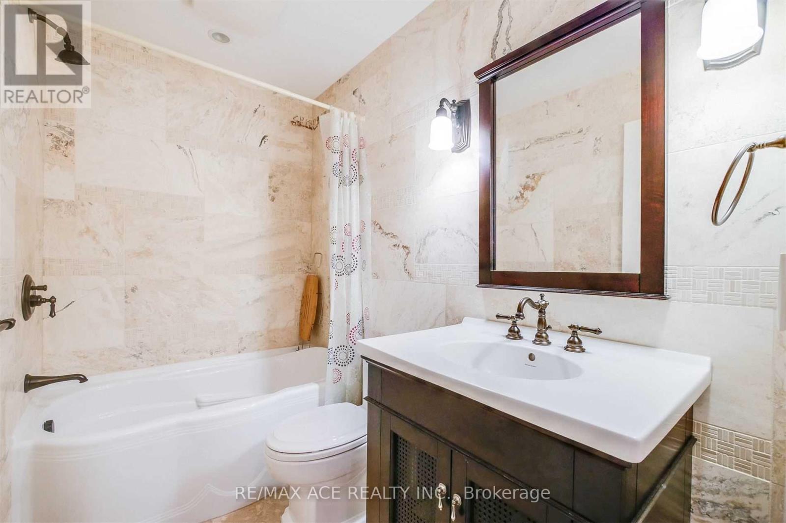 5 Island Court, Whitchurch-Stouffville, Ontario  L4A 3L5 - Photo 30 - N12455272