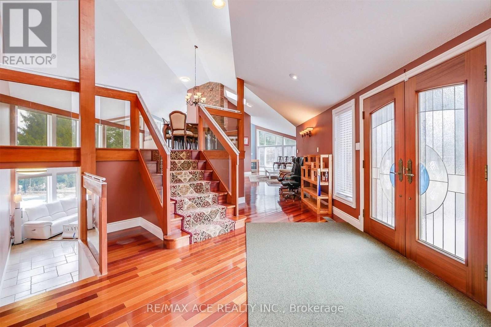 5 Island Court, Whitchurch-Stouffville, Ontario  L4A 3L5 - Photo 7 - N12455272