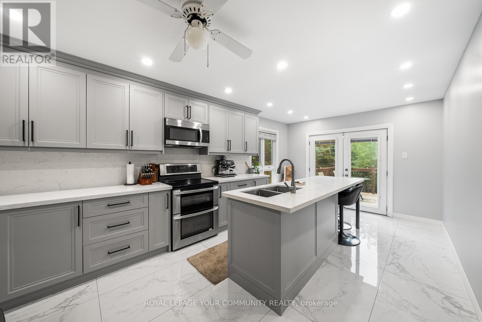 235 Kemano Road, Aurora, Ontario  L4G 5Z1 - Photo 11 - N12455335