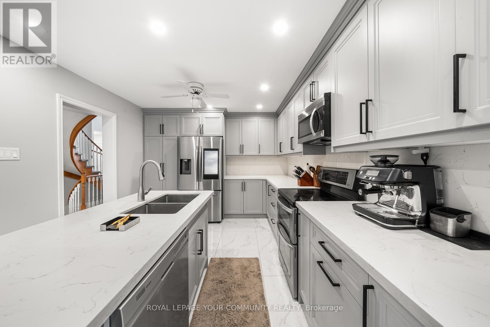 235 Kemano Road, Aurora, Ontario  L4G 5Z1 - Photo 13 - N12455335