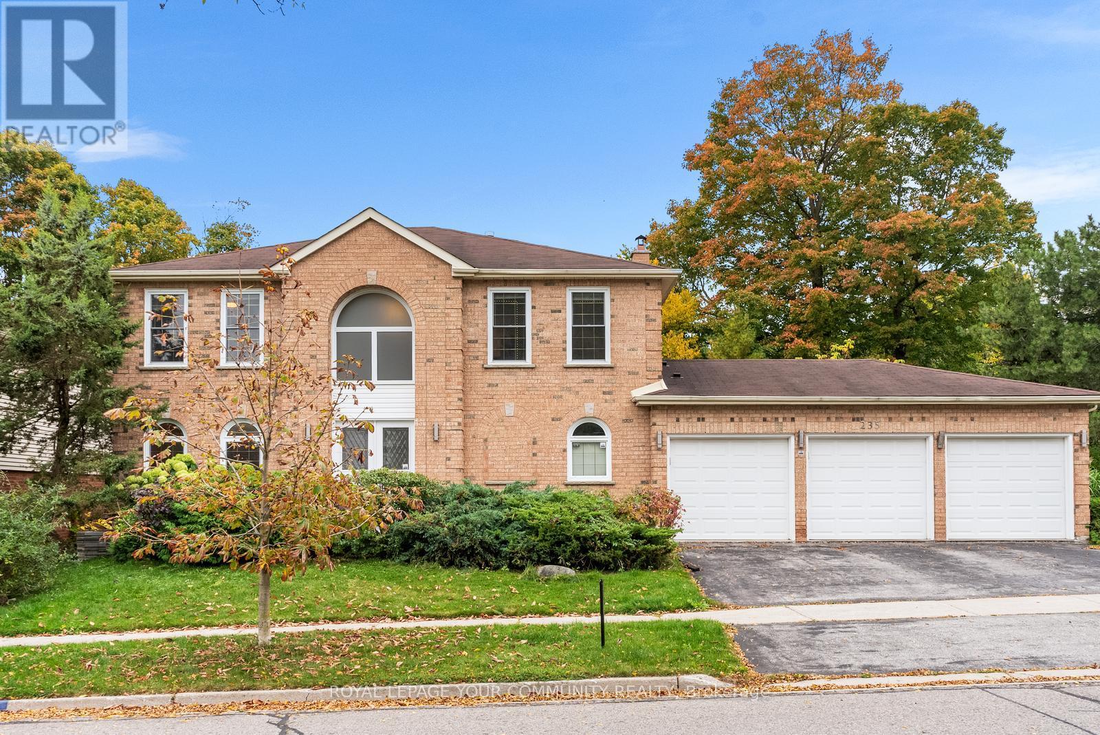 235 Kemano Road, Aurora, Ontario  L4G 5Z1 - Photo 2 - N12455335