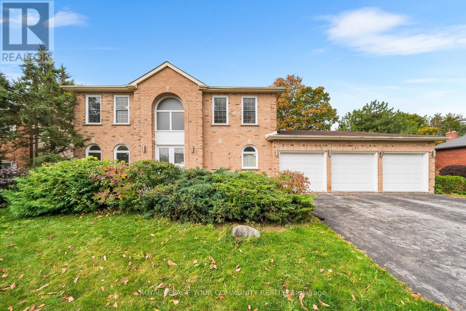 235 Kemano Road, Aurora, Ontario  L4G 5Z1 - Photo 3 - N12455335