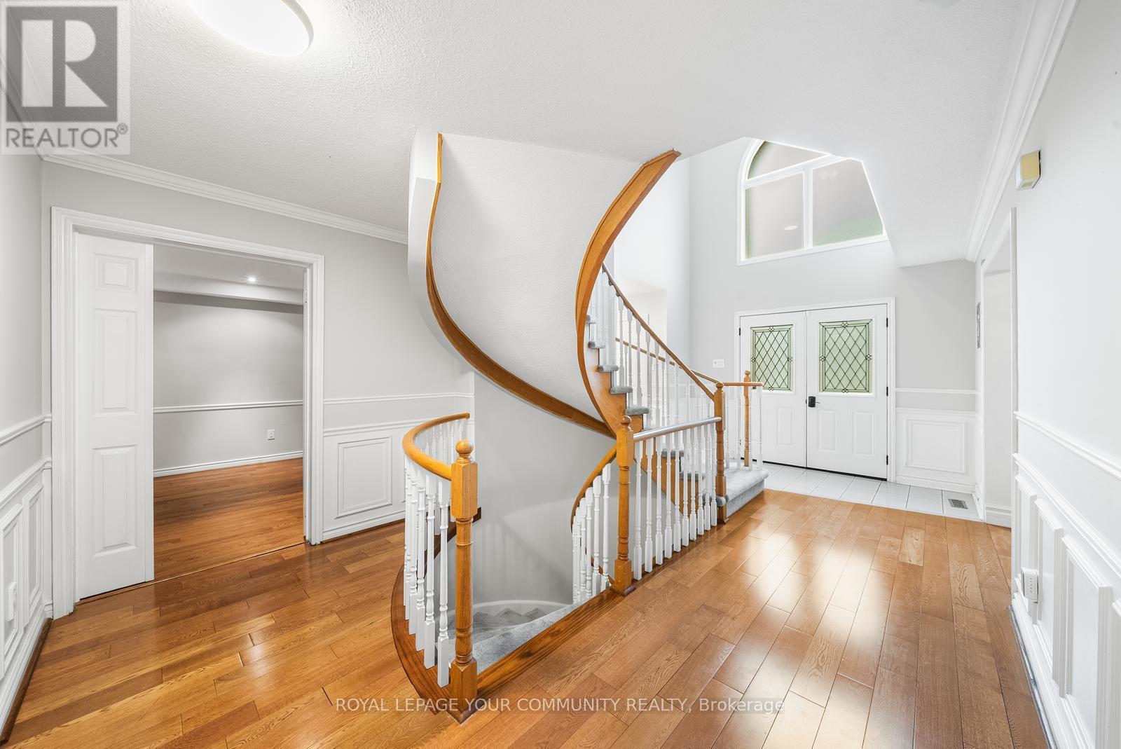 235 Kemano Road, Aurora, Ontario  L4G 5Z1 - Photo 5 - N12455335