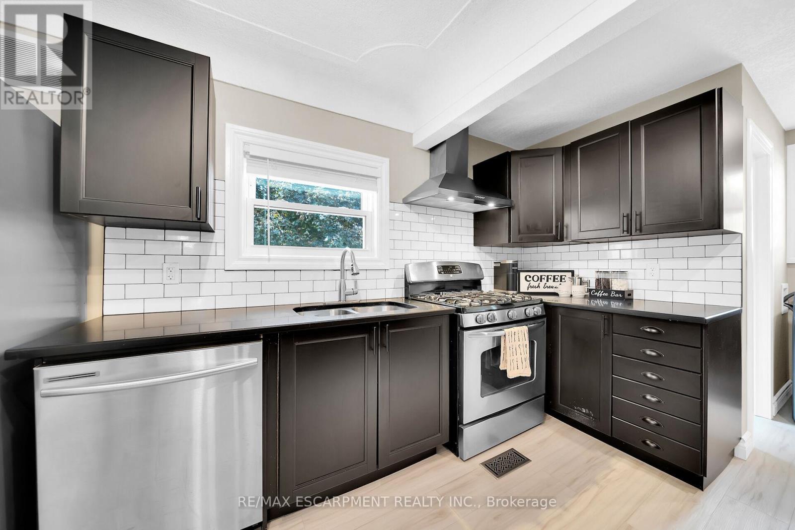 350 Pottruff Road N, Hamilton, Ontario  L8H 2M4 - Photo 11 - X12454542