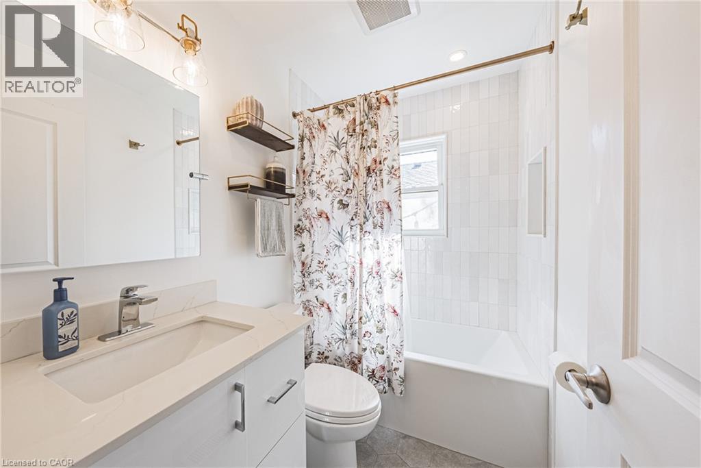 204 Fernwood Crescent, Hamilton, Ontario  L8T 3L4 - Photo 17 - 40778067
