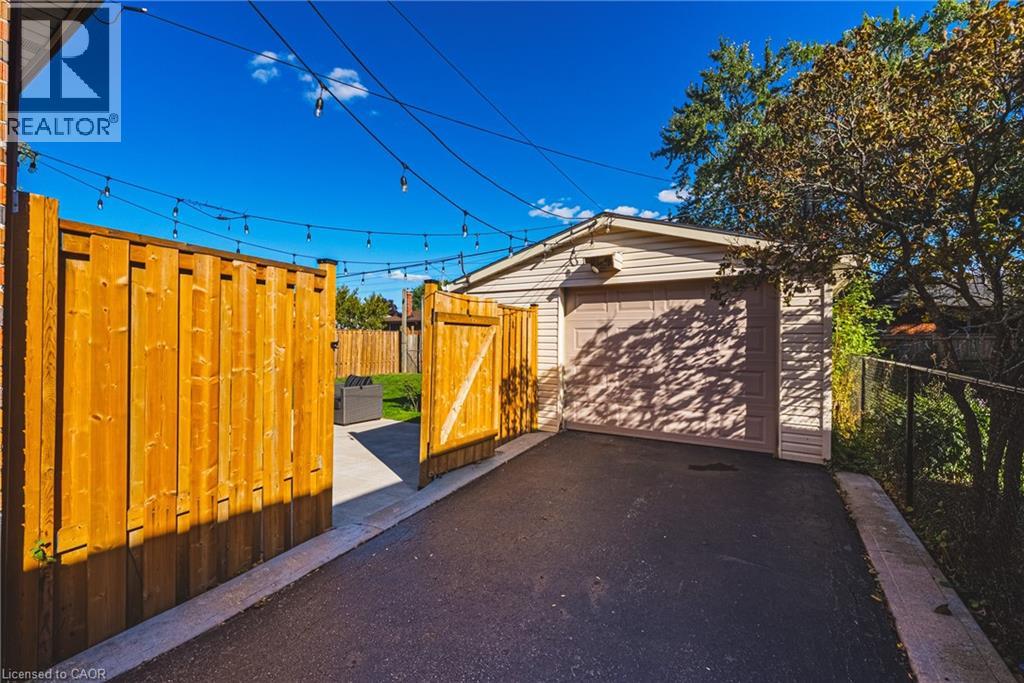 204 Fernwood Crescent, Hamilton, Ontario  L8T 3L4 - Photo 39 - 40778067