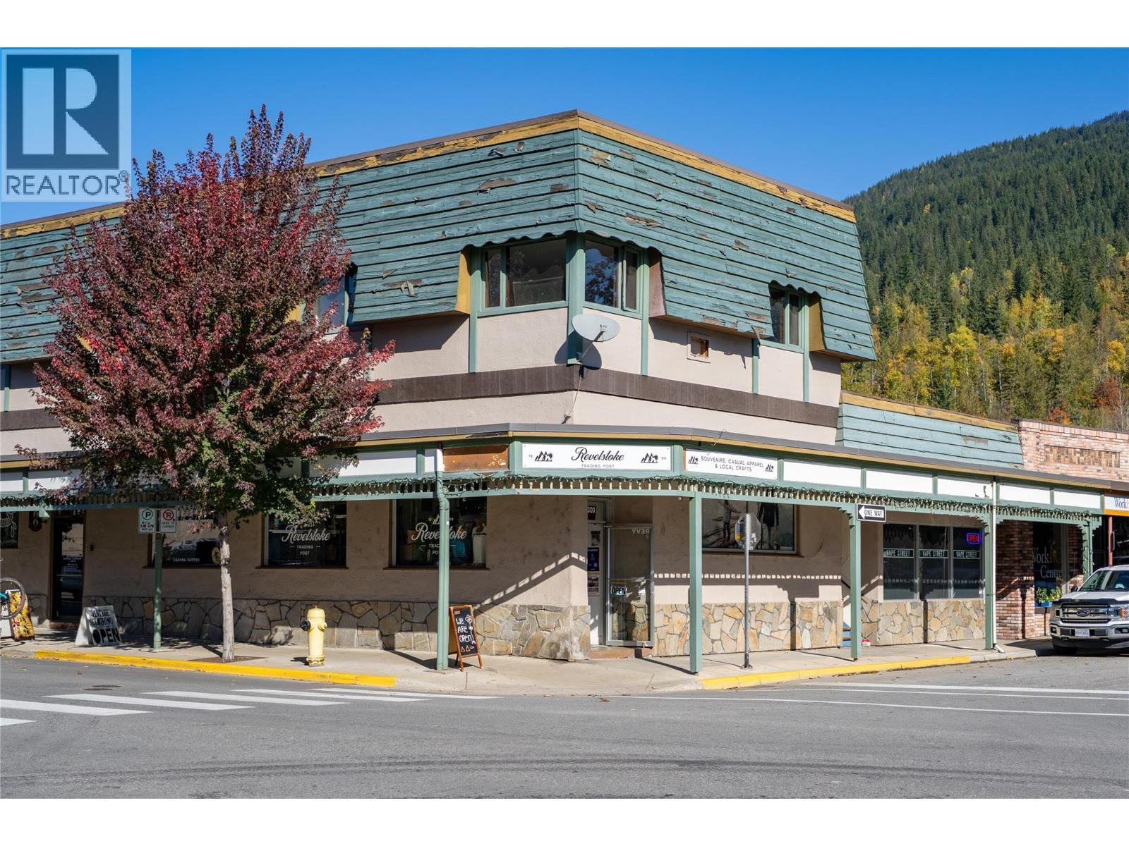300 First Street W, Revelstoke, British Columbia  V0E 2S0 - Photo 3 - 10364739