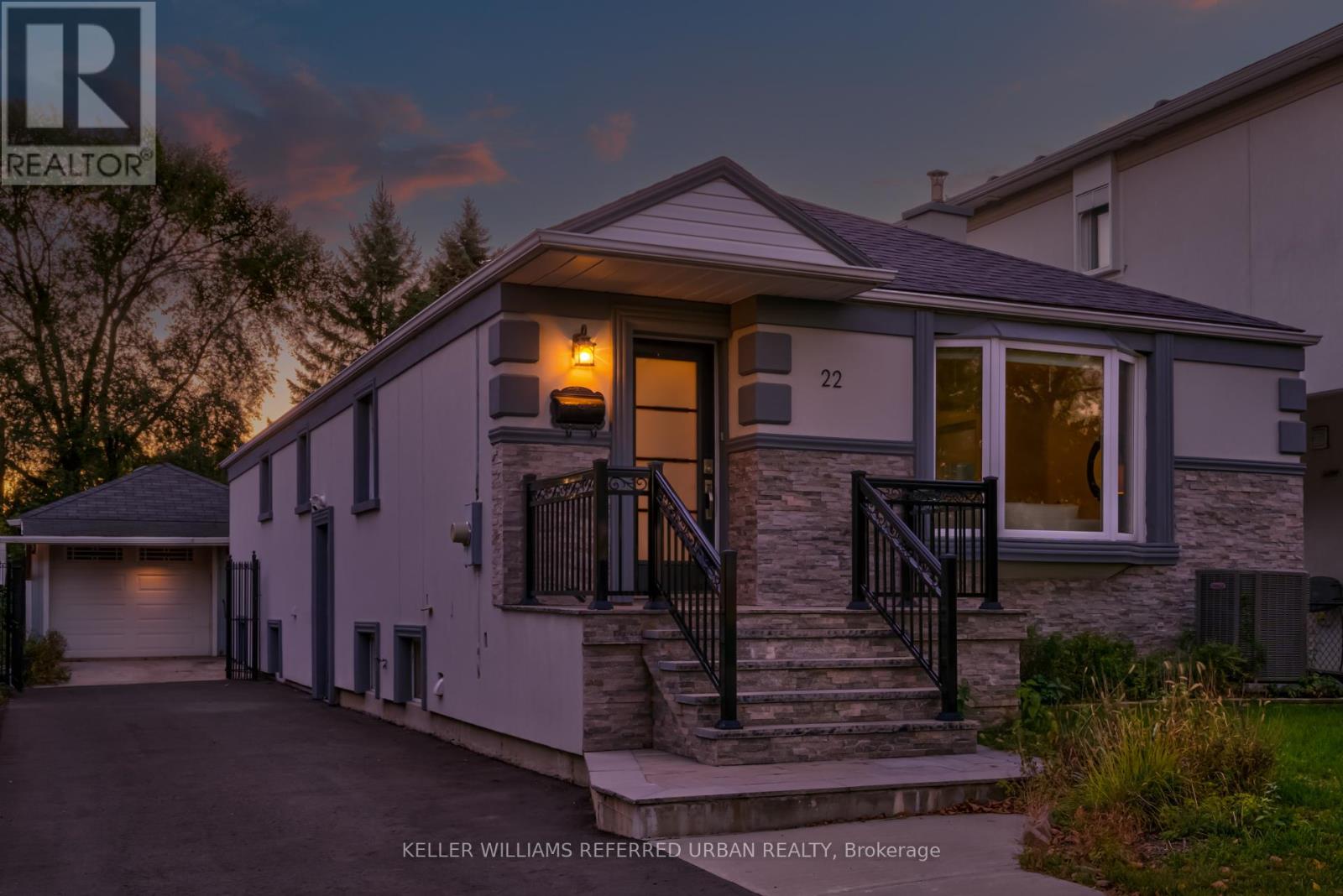 22 HARGROVE LANE, Toronto, Ontario