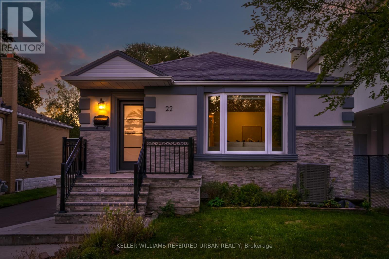 22 Hargrove Lane, Toronto, Ontario  M8W 4T8 - Photo 2 - W12455267