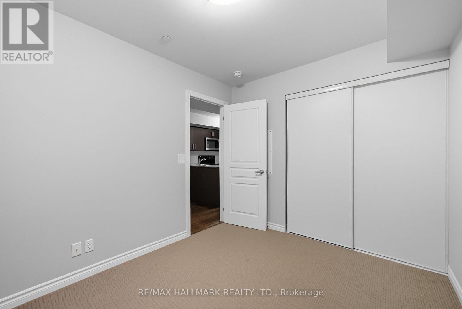 10 - 130 Long Branch Avenue, Toronto, Ontario  M8W 0B1 - Photo 13 - W12455275