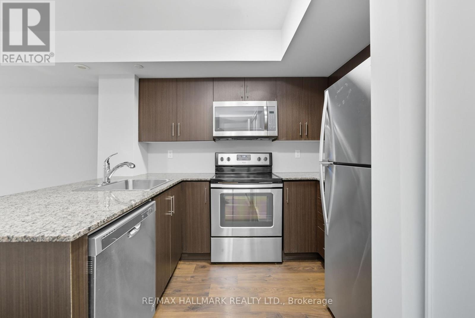 10 - 130 Long Branch Avenue, Toronto, Ontario  M8W 0B1 - Photo 15 - W12455275