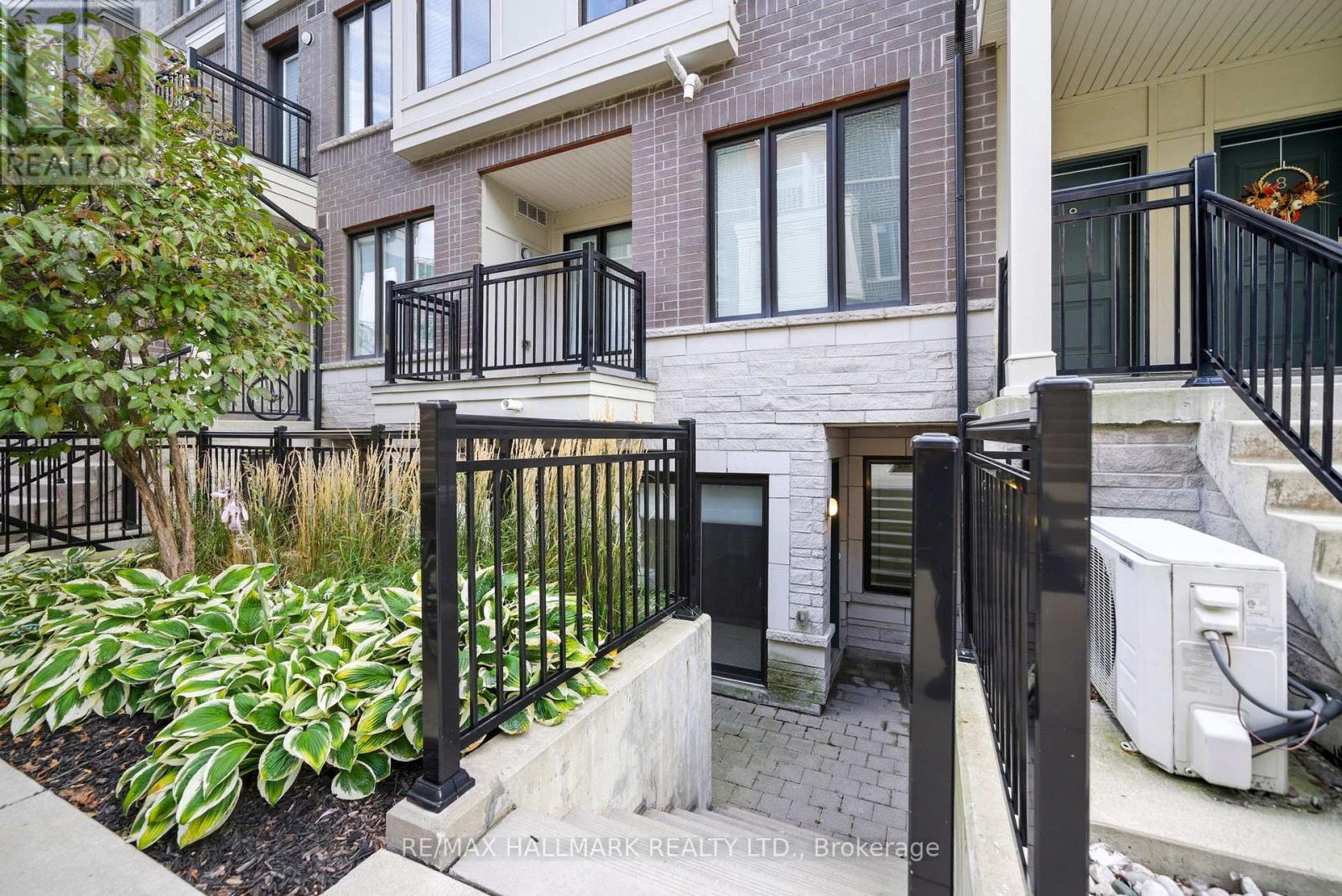 10 - 130 Long Branch Avenue, Toronto, Ontario  M8W 0B1 - Photo 3 - W12455275