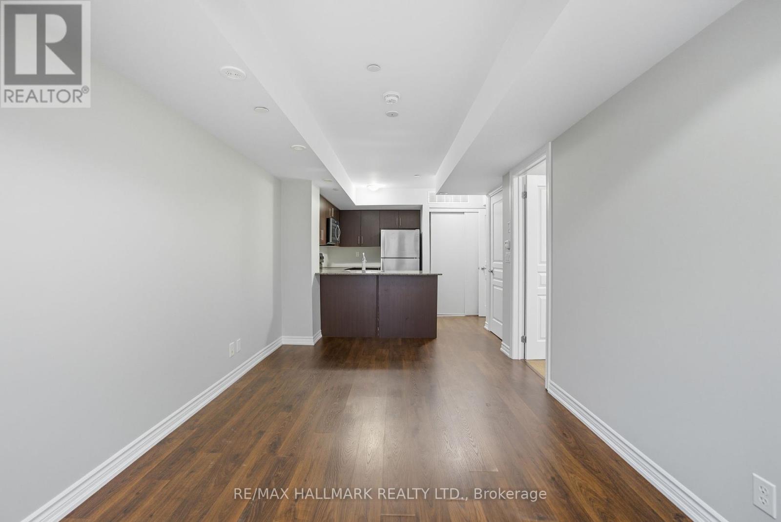 10 - 130 Long Branch Avenue, Toronto, Ontario  M8W 0B1 - Photo 6 - W12455275