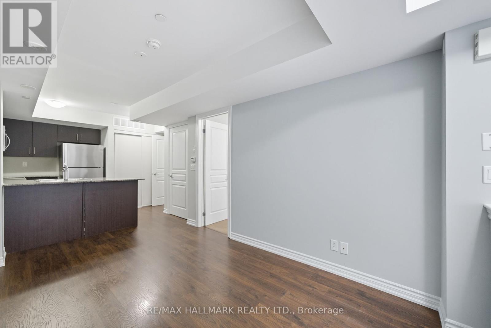10 - 130 Long Branch Avenue, Toronto, Ontario  M8W 0B1 - Photo 9 - W12455275