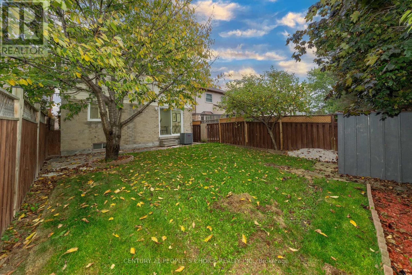 3242 Cambourne Crescent, Mississauga, Ontario  L5N 5G3 - Photo 3 - W12455277