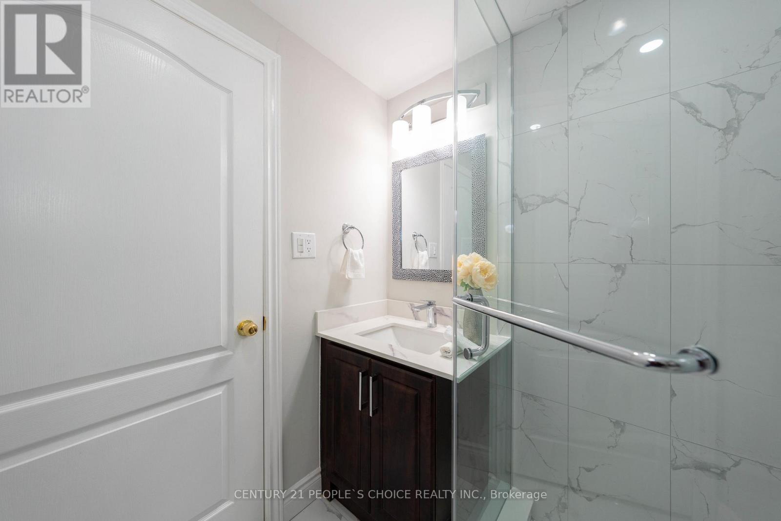 3242 Cambourne Crescent, Mississauga, Ontario  L5N 5G3 - Photo 37 - W12455277