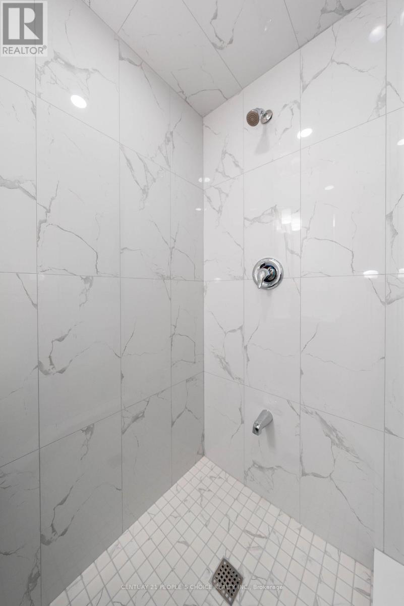 3242 Cambourne Crescent, Mississauga, Ontario  L5N 5G3 - Photo 38 - W12455277