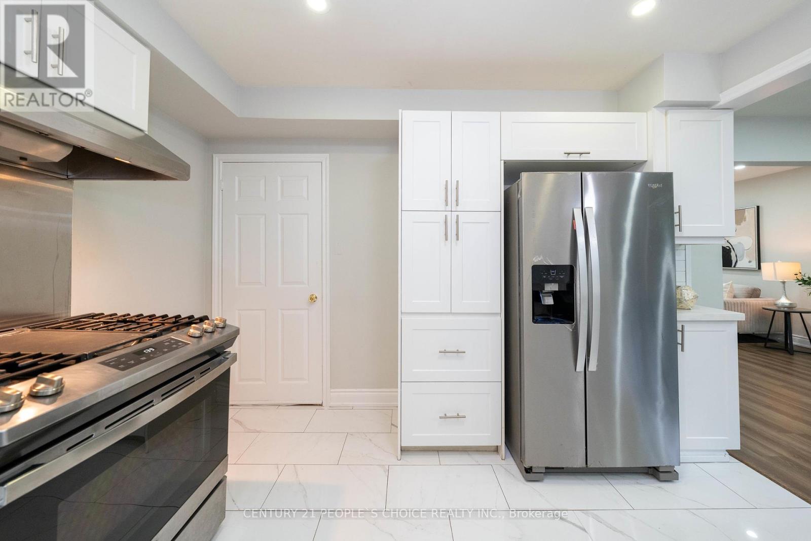 3242 Cambourne Crescent, Mississauga, Ontario  L5N 5G3 - Photo 7 - W12455277
