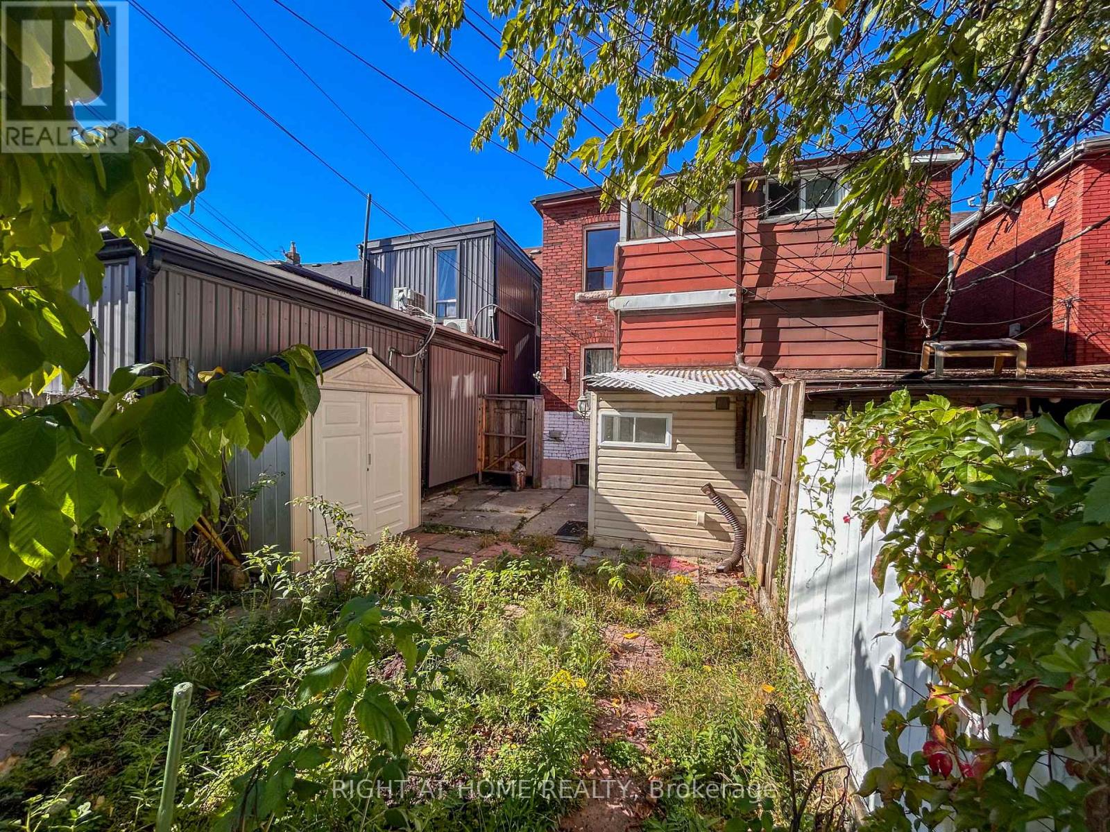 1039 Ossington Avenue, Toronto, Ontario  M6G 3V9 - Photo 10 - W12455282