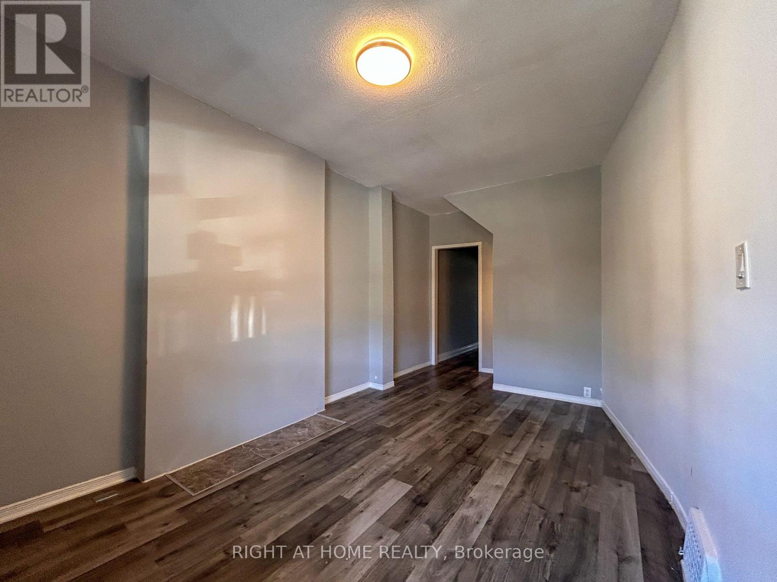 1039 Ossington Avenue, Toronto, Ontario  M6G 3V9 - Photo 2 - W12455282