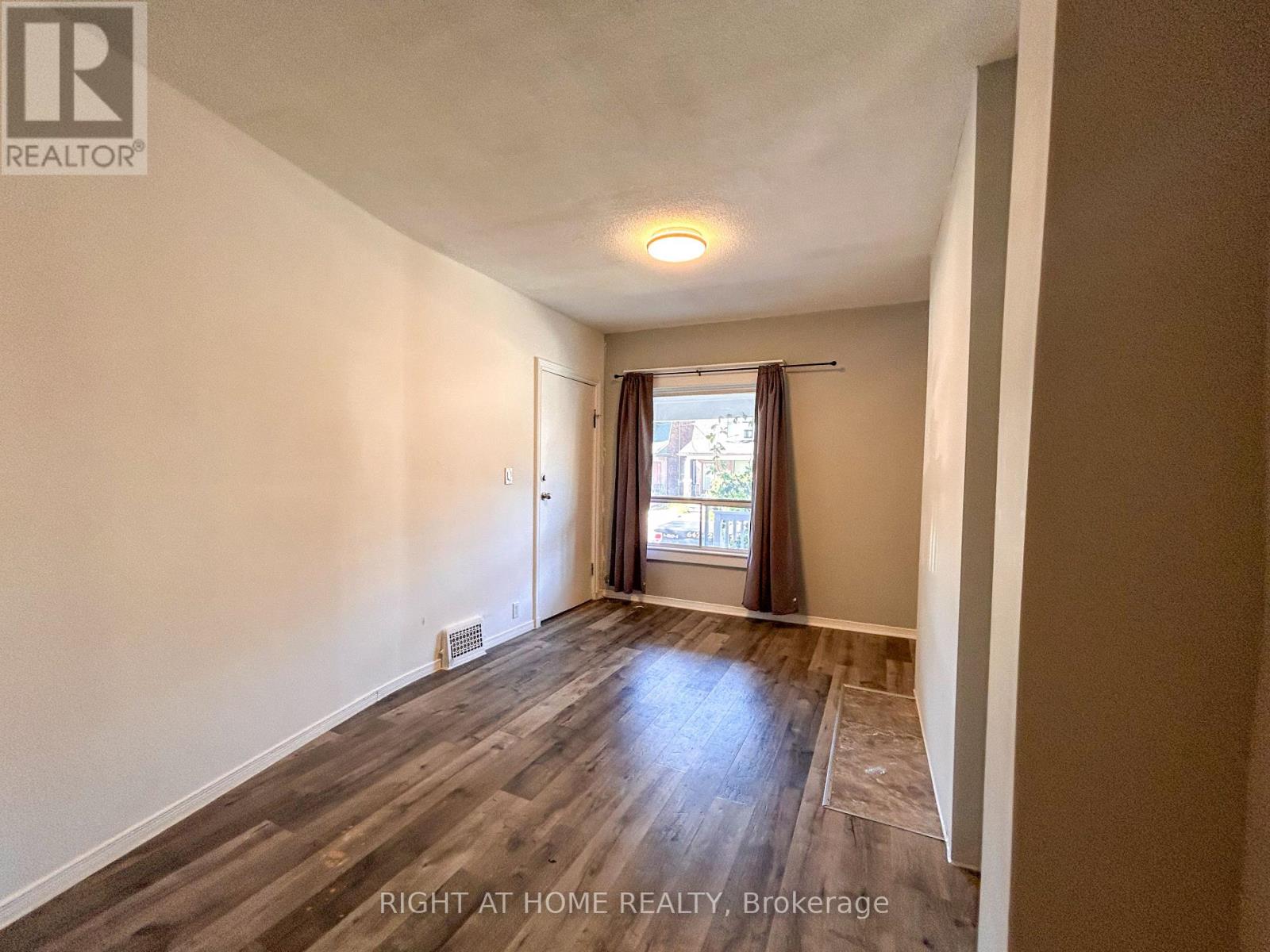 1039 Ossington Avenue, Toronto, Ontario  M6G 3V9 - Photo 3 - W12455282