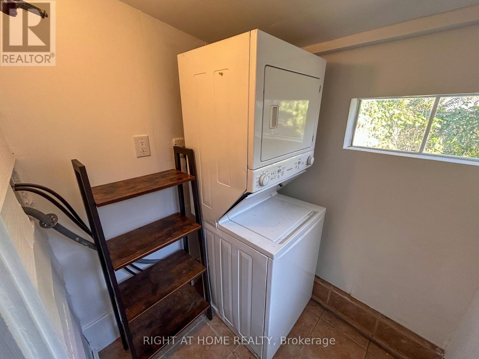 1039 Ossington Avenue, Toronto, Ontario  M6G 3V9 - Photo 8 - W12455282