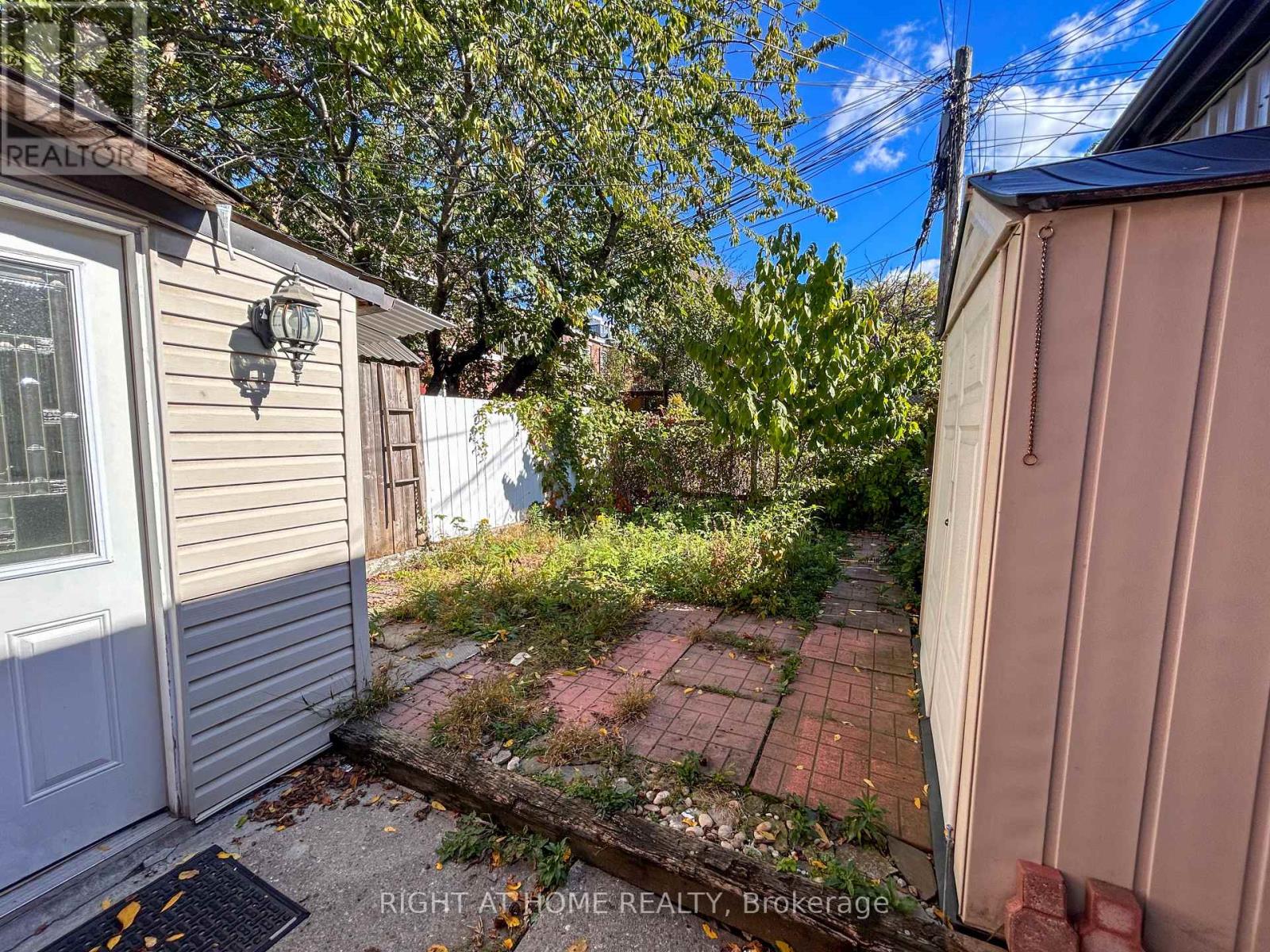 1039 Ossington Avenue, Toronto, Ontario  M6G 3V9 - Photo 9 - W12455282