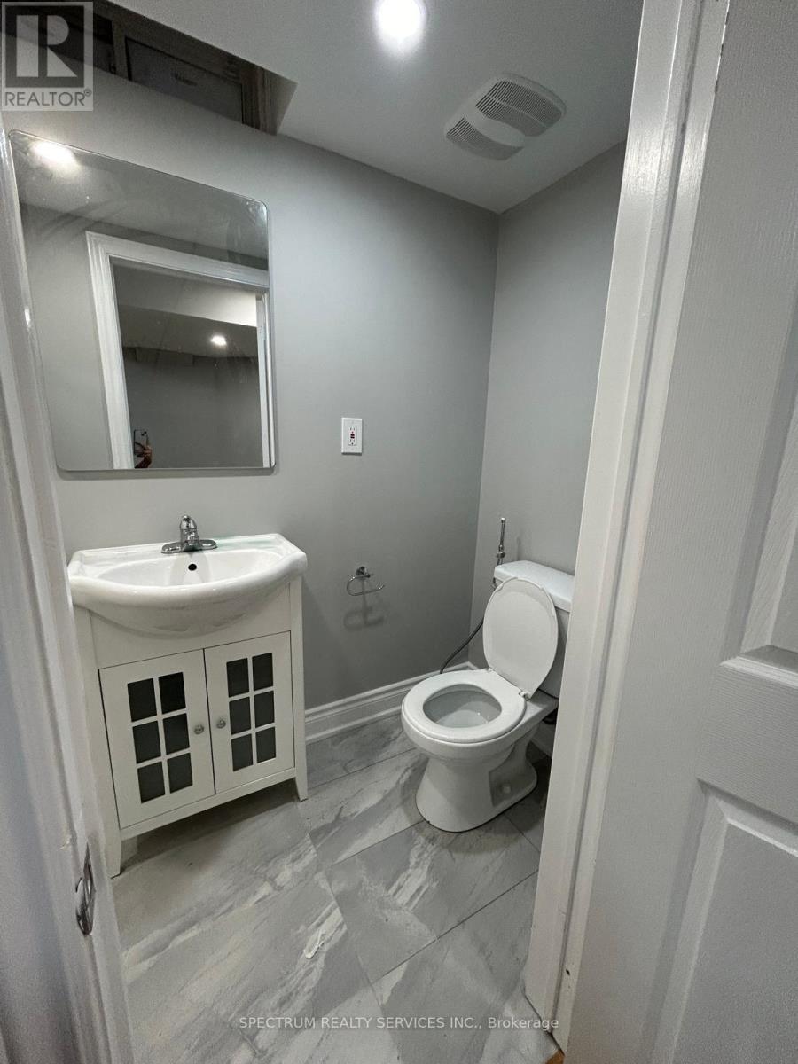 Bsmt - 1074 Costigan Road, Milton, Ontario  L9T 6N6 - Photo 11 - W12455287