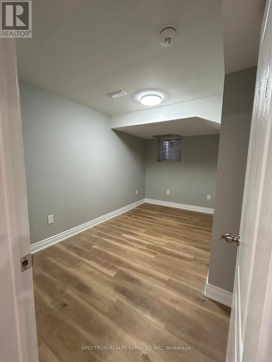 Bsmt - 1074 Costigan Road, Milton, Ontario  L9T 6N6 - Photo 15 - W12455287