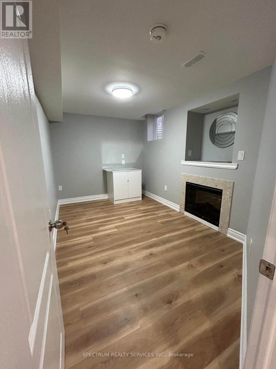 Bsmt - 1074 Costigan Road, Milton, Ontario  L9T 6N6 - Photo 8 - W12455287