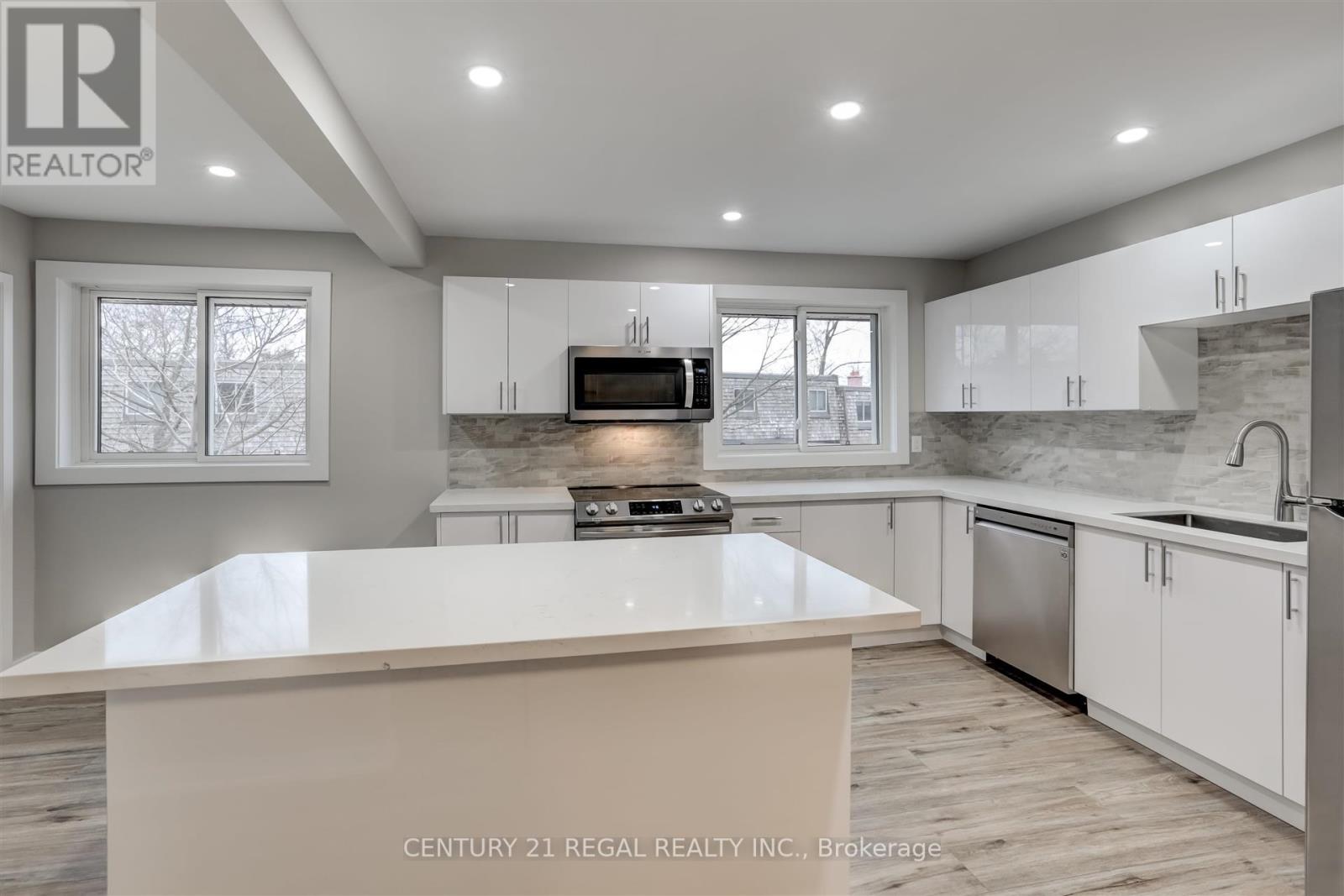 85 - 2145 Sherobee Road, Mississauga, Ontario  L5A 3G8 - Photo 11 - W12455295