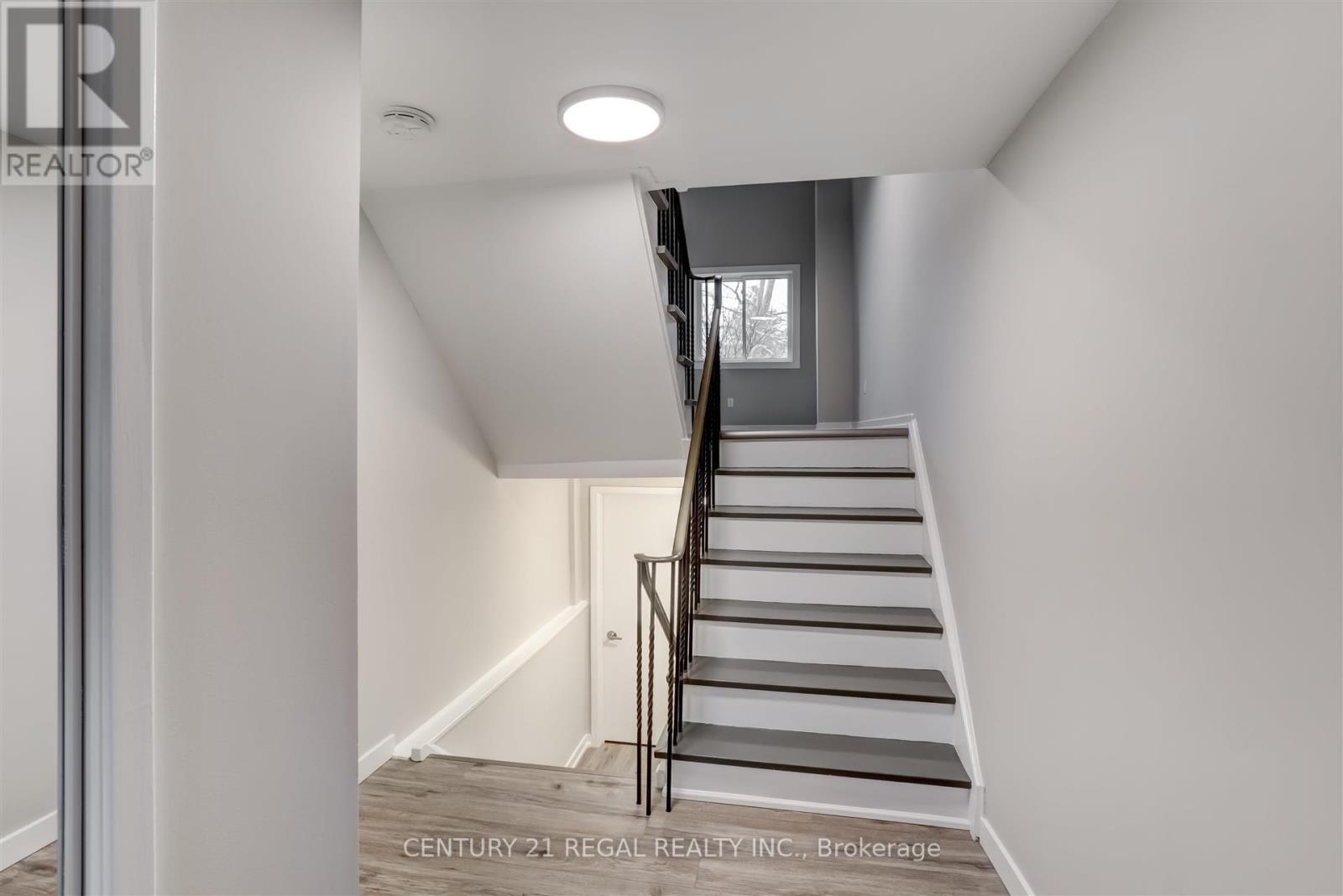85 - 2145 Sherobee Road, Mississauga, Ontario  L5A 3G8 - Photo 3 - W12455295