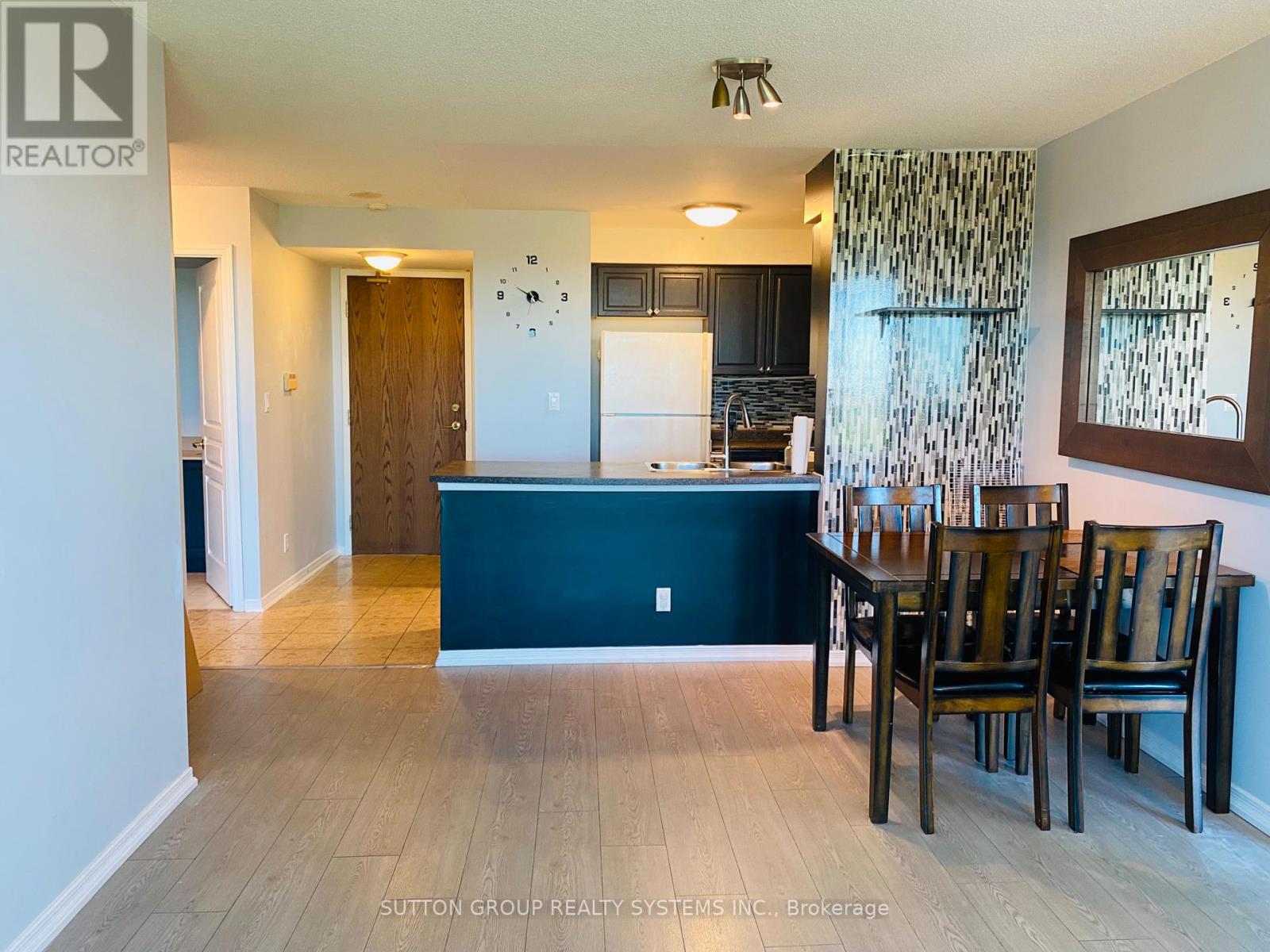 1005 - 4879 Kimbermount Avenue, Mississauga, Ontario  L5M 7R8 - Photo 3 - W12455298