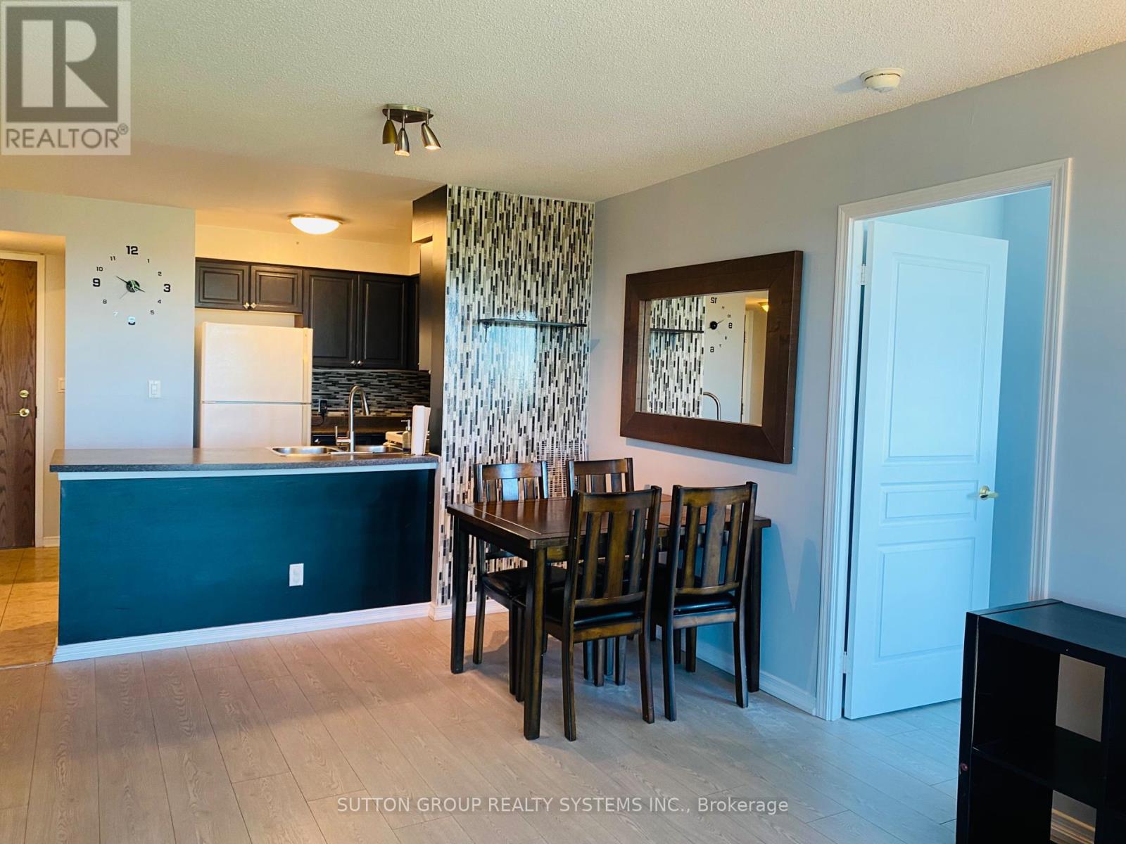1005 - 4879 Kimbermount Avenue, Mississauga, Ontario  L5M 7R8 - Photo 4 - W12455298